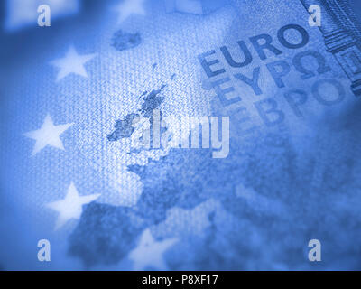 Flache Fokus auf euro Banknote. Detail der Europa Karte mit Fokus auf Großbritannien. Blauen Farbton. Stockfoto