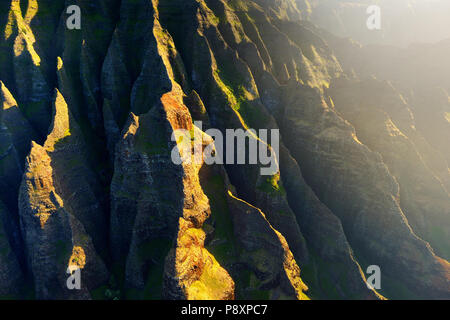 Schöner Blick auf die spektakuläre Na Pali Küste, Kauai, Hawaii Stockfoto