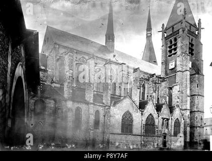 268 Eglise Saint-Germain-Fassade latérale-Dourdan - Médiathèque de l'architecture et du patrimoine - APMH 00035951 Stockfoto