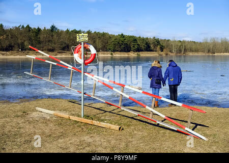 Rettungsleiter am Habermannsee See in Kaulsdorf, Berlin, Deutschland Stockfoto