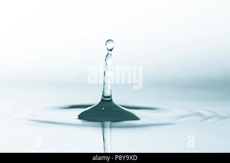 Wasser Auswirkungen fallen. Stockfoto