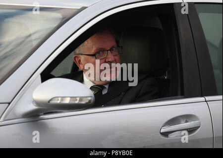 Schottische Sekretär David Mundell am Flughafen Prestwick, Ayrshire vor der Ankunft von US-Präsident Donald Trump warten. Stockfoto