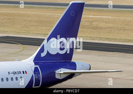 Berlin, Deutschland, Schwanz eines Airbus A320 der Fluggesellschaft Joon Stockfoto