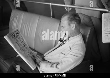 Personen, die sich in der Lobby des Municipal Airport, Washington DC, USA, Jack, Delano, Farm Security Administration, Juli 1941 Stockfoto