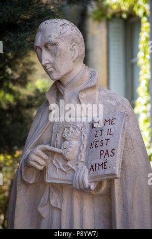 Sakrale Kunst IN PARAY-LE-MONIAL, Burgund, Frankreich Stockfoto