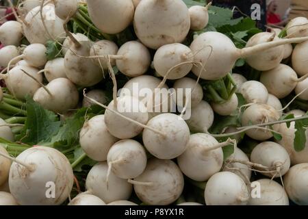 Immer noch leben der Trauben von organischen Rüben zum Verkauf an einer Farmers Market Stockfoto