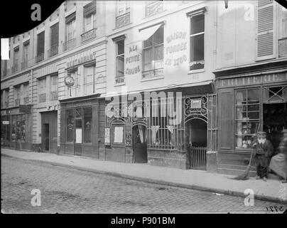 408 Maison à l'enseigne "A la petite Chaise"-Fassade sur Rue - Paris 07 - Médiathèque de l'architecture et du patrimoine - APMH 00037585 Stockfoto