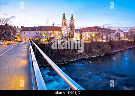 Stadt Graz Mur und Insel Abend, Steiermark in Österreich Stockfoto