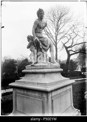 348 Jardin des Tuileries - Statue d'Hamadryade et enfant, Nymphe des Forêts - Paris 01 - Médiathèque de l'architecture et du patrimoine - APMH 00037485 Stockfoto