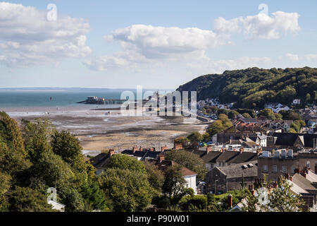 Blick von Oystermouth Castle, Mumbles, Wales, Großbritannien Stockfoto