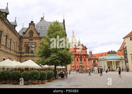 St George's Kloster und Basilika, St George Square, Prager Burg, dem Hradschin, Prag, Tschechien (Tschechische Republik), Europa Stockfoto