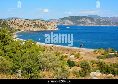 Blick über kumlubuk Dorf und Bucht auf der Halbinsel Bozburun bei Marmaris Resort Stadt in der Türkei. Stockfoto