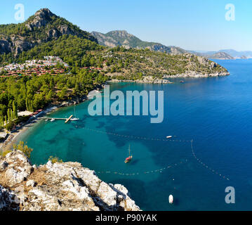 Medterranean Küstenlinie und Cottage Dorf in der Nähe von Sidari Vorort von Marmaris Resort Stadt in der Türkei. Stockfoto