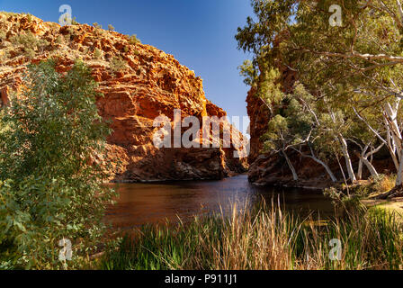 Ellery Creek Big Hole, West MacDonnell Ranges und National Park, in der Nähe von Alice Springs, Northern Territories, Australien Stockfoto