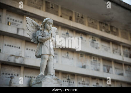 Friedhof in Hong Kong Downtown an einem sonnigen Tag Stockfoto