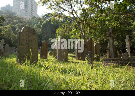 Friedhof in Hong Kong Downtown an einem sonnigen Tag Stockfoto