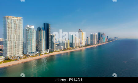 Schönen Sunny Isles Beach Sky Line Stockfoto