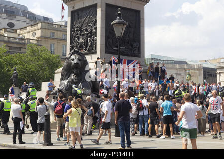 Kundgebung zur Unterstützung der weit ins Gefängnis - rechte Aktivist Tommy Robinson, London 2018 Stockfoto