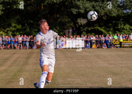 Cameron Coxe von Cardiff City in Aktion gegen Taffs gut. Taffs gut gegen Cardiff City Freundschaftsspiel im Rhiw'r DDAR Stadion am 6th Aug 19. Stockfoto