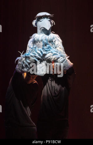 Die O2 Arena, UK. 13. Juli 2018, Sam Eagle sagt Donald Trump Witze an der Muppets nehmen Sie die O2, Halbinsel Square, London. © Jason Richardson/Alamy leben Nachrichten Stockfoto