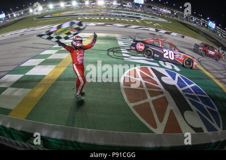 Sparta, Kentucky, USA. 13. Juli 2018. Christopher Bell (20) gewinnt die Alsco 300 an der Kentucky Speedway in Sparta, Kentucky. Credit: Stephen A. Arce/ASP/ZUMA Draht/Alamy leben Nachrichten Stockfoto