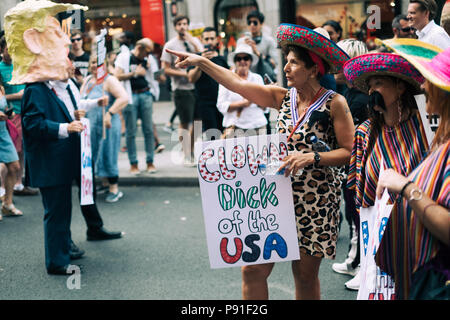 London, United Kingdon. 13. Juli 2018. 100.000 protestieren in London gegen den Besuch von US-Präsident Donald Trump Credit: Tom Leighton/Alamy leben Nachrichten Stockfoto