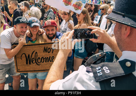 London, United Kingdon. 13. Juli 2018. 100.000 protestieren in London gegen den Besuch von US-Präsident Donald Trump Credit: Tom Leighton/Alamy leben Nachrichten Stockfoto