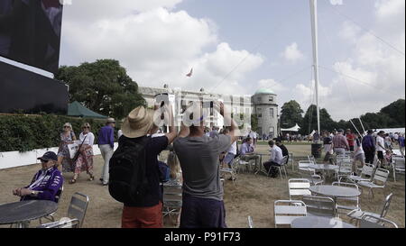 West Sussex, UK, 13. Juli 2018. Goodwood Szenen am Goodwood Festival der Geschwindigkeit, Goodwood House, der Heimat der Herzog von Richmond und Gordon. Großbritanniens Showcase von alles Automobil- und schnell Stockfoto