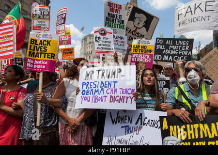 London, UK, 14. Juli 2018: Große Massen von Demonstranten in London sammeln gegen Präsident des Trump Besuch der UK Credit: Tinte Drop/Alamy Live News Credit: Tinte Drop/Alamy Leben Nachrichten zu demonstrieren Stockfoto