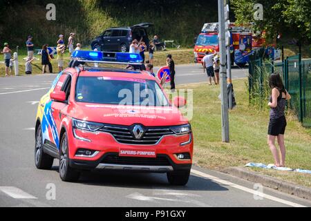 Marseille de Beauvaisis, Frankreich, 14. Juli 2018. Tour de France 2018 - Etappe 8. Die Karawane durch Marseille de Beauvaisis, Frankreich etwa 60 Kilometer vor dem Ziel in Amien (c) Andrew Wilson | de Stockfoto