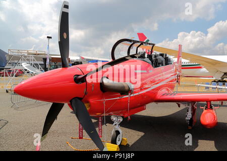 Farnborough, Großbritannien, 14. Juli 2018. Aussteller setzen Ihre letzte Hand an ihre neuesten Vitrinen vor dem Montag Eröffnung der Farnborough International Trade Show. Quelle: Uwe Deffner/Alamy leben Nachrichten Stockfoto