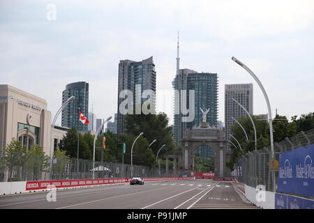 Toronto, Ontario, Kanada, 14. Juli 2018. Tag 2 Am honda Indy in Toronto, Ontario, Kanada. Am Morgen die Fahrer ihre abschließende Praxis tun und qualifizieren, später am Nachmittag Straßen von Toronto bewirtet 5 Rennen, Pro Mazda, USF 2000, Indy Lights, NASCAR Pinty's und GT3 auf die Indy-Serie wird die schnelle 6 sowie Qualifizieren. Remo, Ruscitti verlangsamen, wie er in Kurve 1 nach der gerade Weg. Lukas Durda/Alamy leben Nachrichten Stockfoto