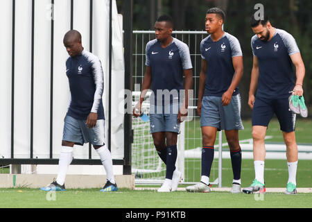 Moskau, Russland, 14. Juli 2018. Französisch IN MOSKAU - Spieler während der Ausbildung in Frankreich, in der Nähe der Luzhniki Stadion in Moskau, Russland, statt. (Foto: Ricardo Moreira/Fotoarena) Credit: Foto Arena LTDA/Alamy leben Nachrichten Stockfoto
