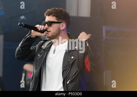 Hip Hop Star Bazzi zur Durchführung bei Fvded im Park von Holland Park in Surrey, BC am 8. Juli, 2018 Stockfoto