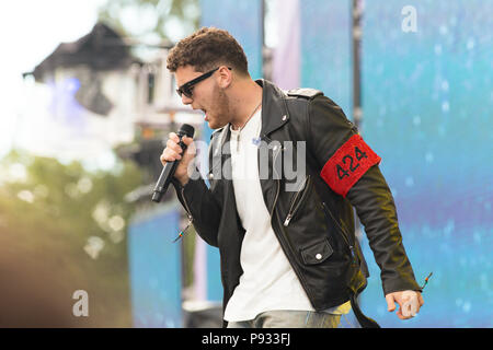 Hip Hop Star Bazzi zur Durchführung bei Fvded im Park von Holland Park in Surrey, BC am 8. Juli, 2018 Stockfoto