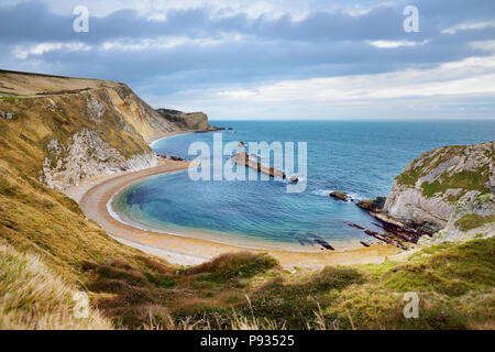 Man O' War Bucht an der Küste von Dorset im Süden von England zwischen den Landzungen von Durdle Door im Westen und Man O Krieg Kopf im Osten, Dorset, Engla Stockfoto