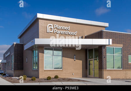 ST. PAUL, MN/USA - Januar 1, 2017: Geplante Elternschaft Klinik Außen- und Logo. Geplante Elternschaft ist eine gemeinnützige Organisation, die REPRODU Stockfoto