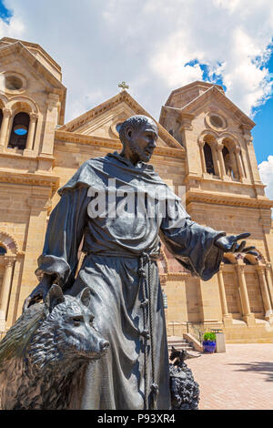 New Mexico, Santa Fe, Dom Basilika des Hl. Franziskus von Assisi, Statue des Hl. Franziskus Stockfoto