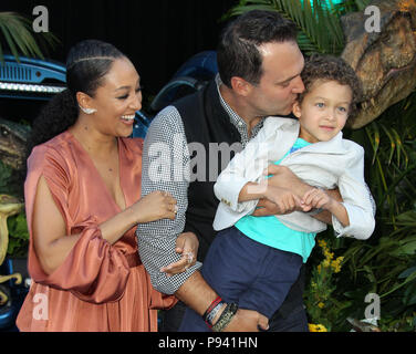 "Jurassic Welt: Gefallene Königreich "Premiere gehalten an Walt Disney Concert Hall in Los Angeles, Kalifornien. Mit: Tamera Mowry, Ehemann Adam Housley, Sohn Aden John Tanner Housley Wo: Los Angeles, Kalifornien, Vereinigte Staaten, wenn: 13 Jun 2018 Credit: Adriana Barraza/WENN.com M. Stockfoto