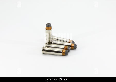 Bullet teilweise Jacketed Hollow Point oder Semi Jacketed Hollow Point isolieren auf weißem Hintergrund Stockfoto