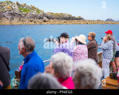 Menschen auf einem Meer safari, Isles of Scilly. Stockfoto