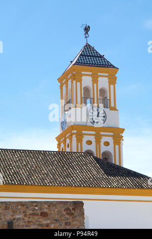 Turm der Menschwerdung Kirche (Iglesia de Nuestra Senora de la Encarnacion) in Marbella Altstadt gelegen, Provinz Malaga, Andalusien, Spanien Stockfoto