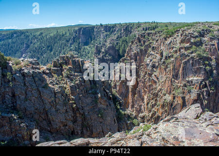 Das South Rim der schwarzen Schlucht, schwarze Schlucht des Gunnison National Park, Colorado Stockfoto