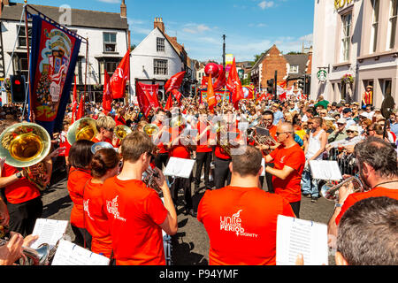 County Durham, UK, 14. Juli 2018. 14. Juli 2018, die 134 Durham Bergleute Gala, die lokalen Bergleute Band spielen zu den Volksmengen Credit: Aktuelles Bilder/Alamy leben Nachrichten Stockfoto