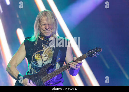 Tours, Frankreich. 14. Jul 2018. Steve Morse der Lead Gitarrist von Deep Purple am jährlichen amerikanischen Touren Festival, Tours, Frankreich. Credit: Julian Elliott/Alamy leben Nachrichten Stockfoto