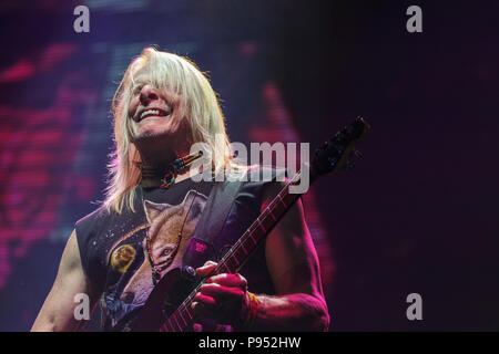 Tours, Frankreich. 14. Jul 2018. Steve Morse der Lead Gitarrist von Deep Purple am jährlichen amerikanischen Touren Festival, Tours, Frankreich. Credit: Julian Elliott/Alamy leben Nachrichten Stockfoto