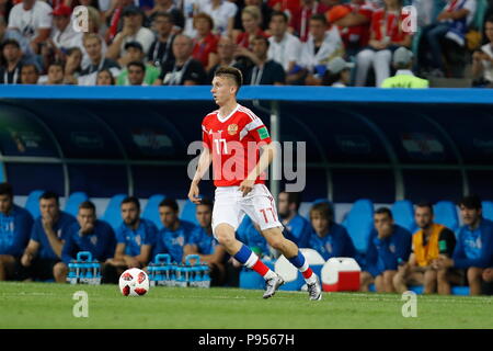 Aleksandr Golovin (RUS), 7. Juli 2018 - Fußball: FIFA WM 2018 Russland Match zwischen Russland 2-2 Kroatien am Fisht Olympiastadion in Sotschi, Russland. (Foto von MUTSU KAWAMORI/LBA) [3604] Stockfoto