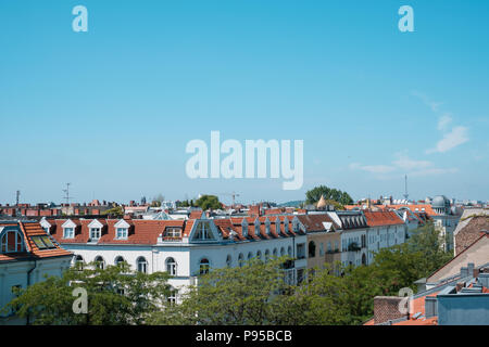 Berlin City Skyline - Dachterrasse mit Blick über Berlin. Stockfoto