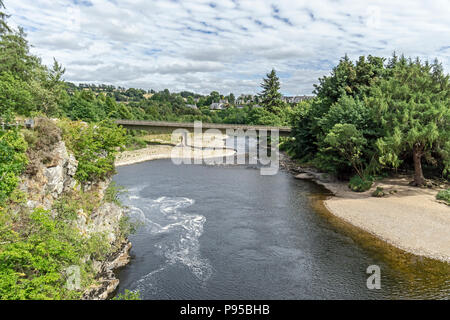 Die neue Craigellachie Brücke überspannt den Fluss Spey bei Craigellachie in der Nähe von Aberlour in Moray Schottland Großbritannien Stockfoto