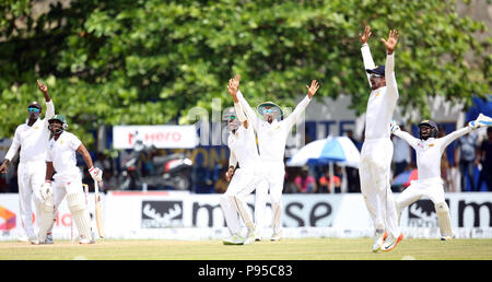 Sri Lanka. 14. Juli 2018. Sri Lanka's erfolglos Appell für eine Entscheidung während der dritte Tag der öffnung Test Match zwischen Sri Lanka und Südafrika an der Galle International Cricket Stadion in Galle am 14. Juli 2018. Credit: Lahiru hat Harshana/Pacific Press/Alamy leben Nachrichten Stockfoto